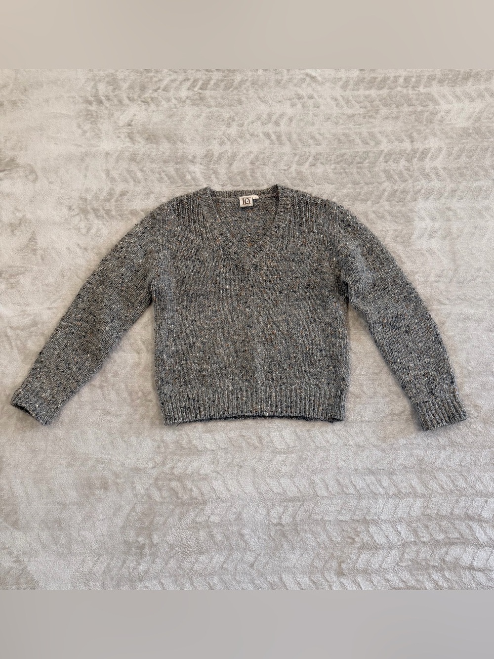 Vintage IQ Gray Speckled Tweed V-Neck 100% Wool Pullover Sweater Size Large